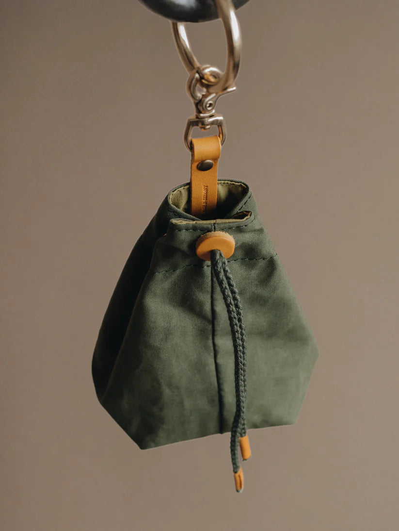 Band&Roll %uyum_store% Dog Treat Bag | Green